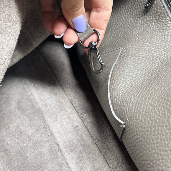 Longchamp Roseau medium pebbled leather shoulderbag tote in grey - Picture 10 of 11